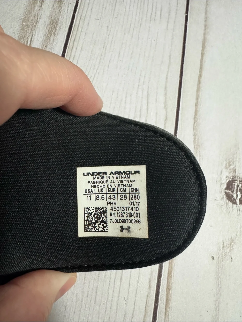 Under Armour Women’s size 11 Black Slide Sandals with White Tag Detail
